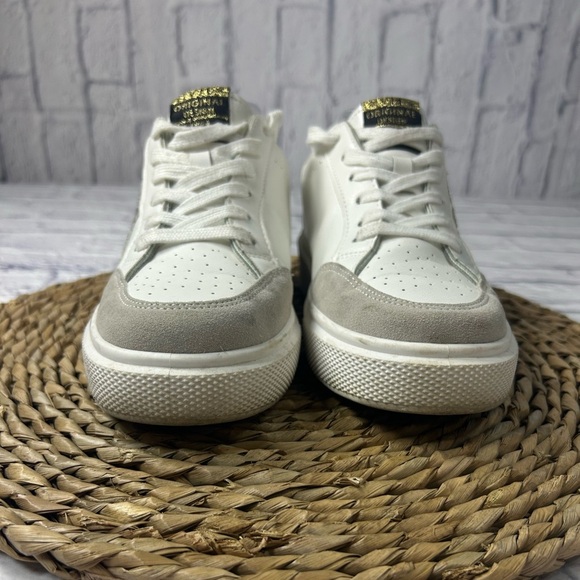 Vintage Havana White Leather Fashion Sneakers with Star Accent. Size 8. - Picture 4 of 11